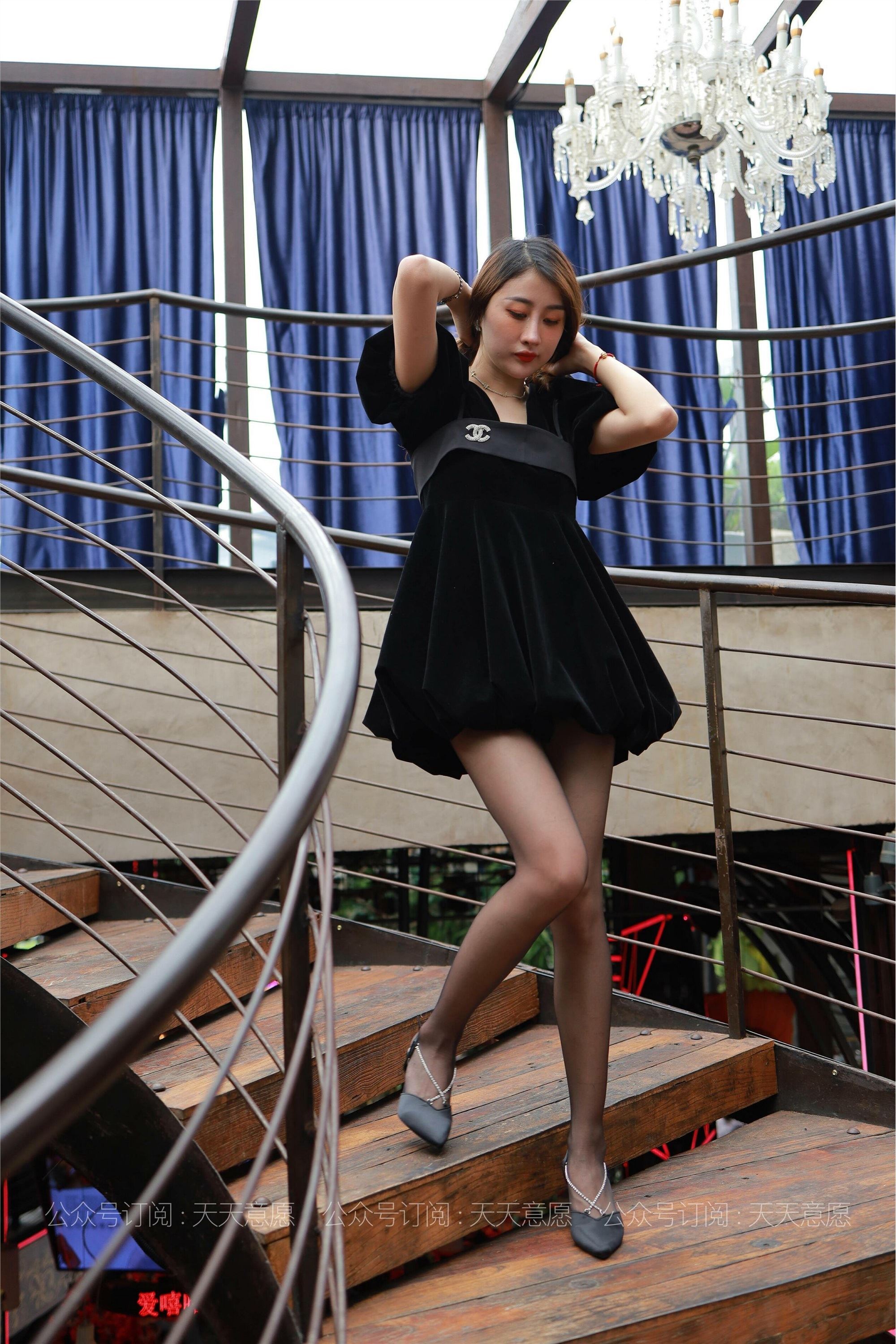 IESS异思趣向  2021.07.06 丝享家853：夏夏《长腿黑天鹅》